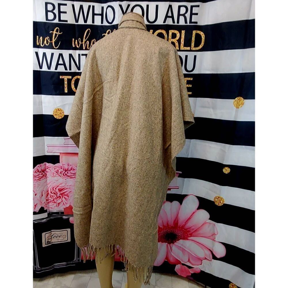 Wool blend poncho - Picture 6 of 8